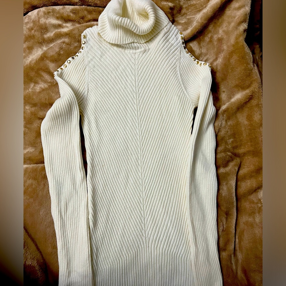 Xoxo sweater cold open shoulder .